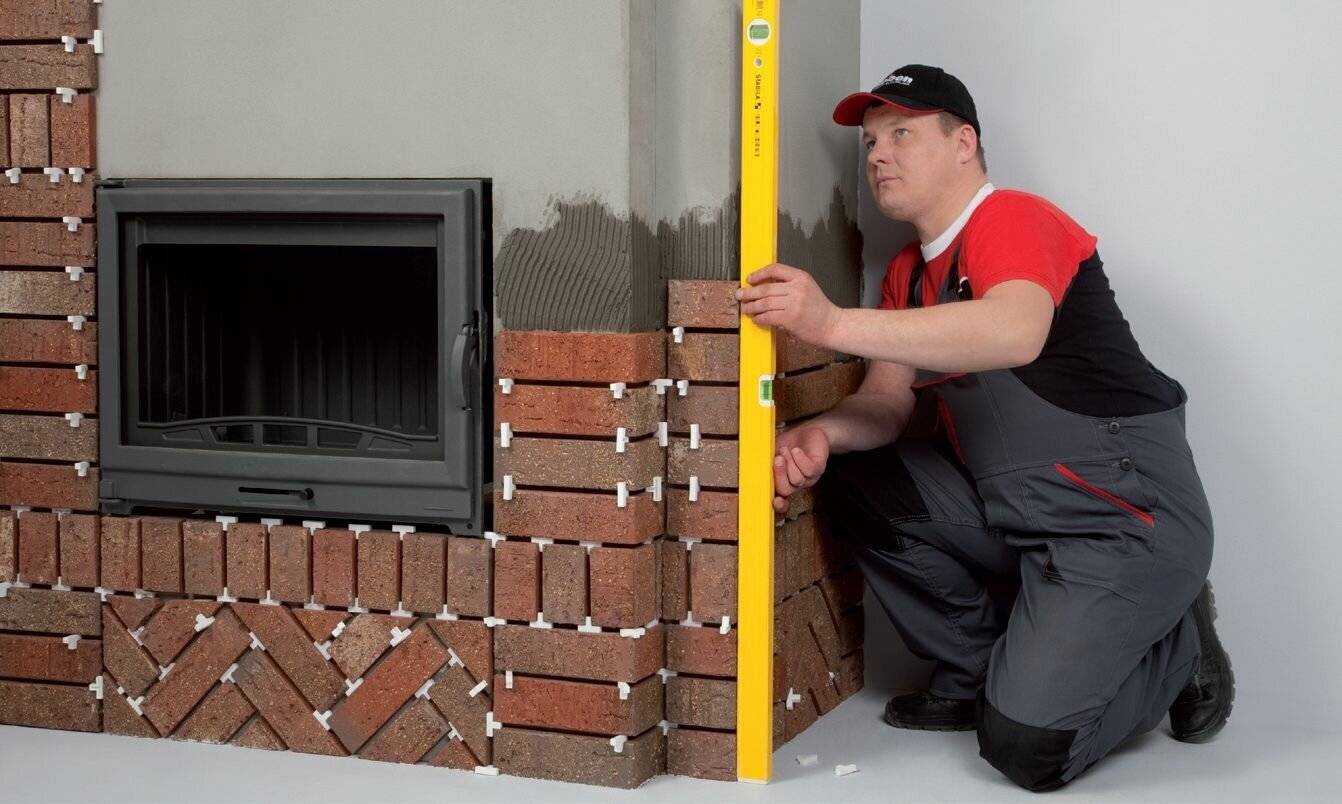 Как клеить плитку на печку своими руками?